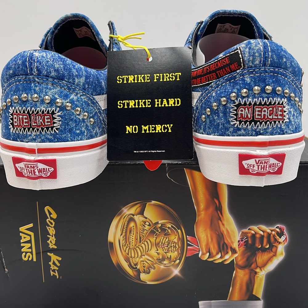 Vans WMNS Old Skool
Cobra Kai Multi/True White 
VNOA3WKT6GL Sneakers - Picture 14 of 16